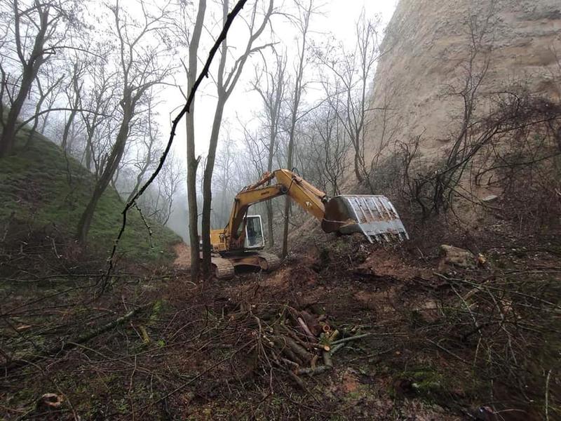 RIEW - Blagoevgrad established a violation in the natural landmark “Melnik Pyramids” - 01