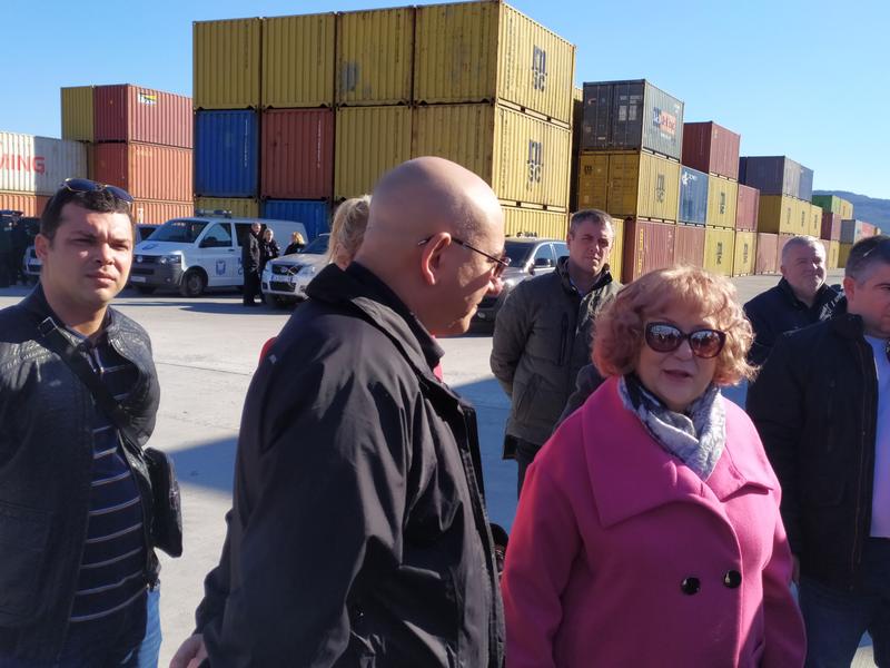 Министър Димитров: Връщаме на изпращача 28 контейнера италиански отпадъци - 4