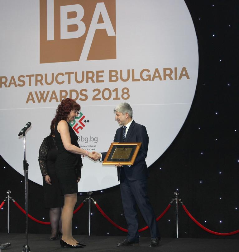 Награди инфраструктура - министър Димов връчва приз за проект за ВиК Банкя - 01