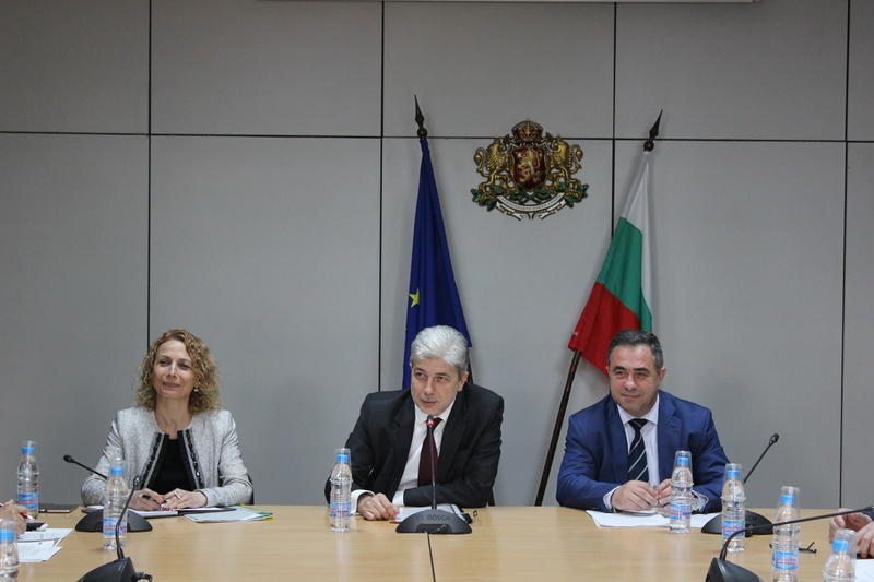 Министър Димов се срещна с представители на Световната банка - 01