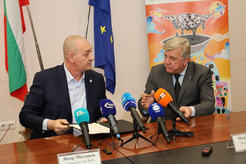 Minister Manol Genov signed contracts for water and sewerage infrastructure for 762 million BGN under the Environment Program - 9