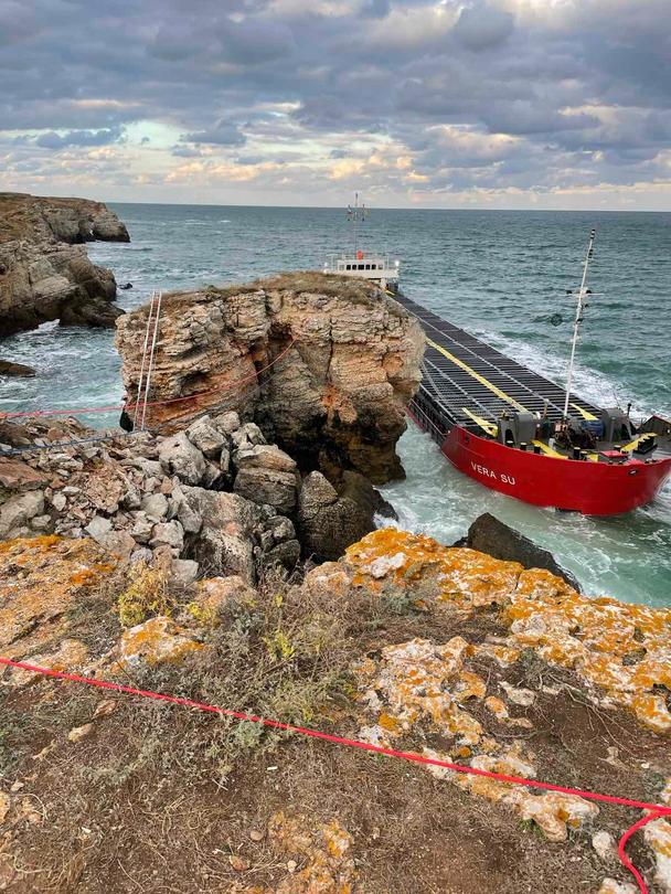 Hourly sampling confirms indicators of coastal waters in the region of the run-aground ship remain normal - 01