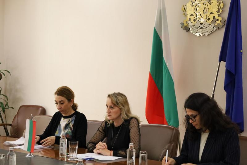 Министър Росица Карамфилова и посланик Мари Дюмулен откроиха общите приоритети на България и Франция в екологичните политики - 01