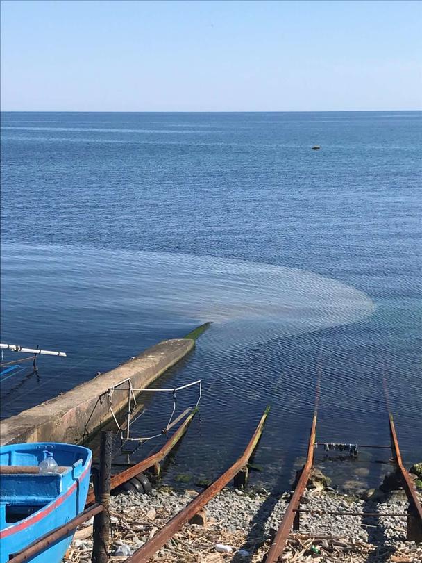 Тръба излива отпадни води при плаж Бутамята - 6