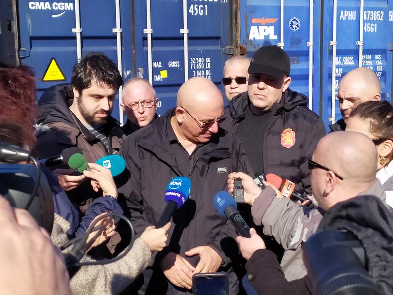 Министър Димитров: Връщаме на изпращача 28 контейнера италиански отпадъци - 5