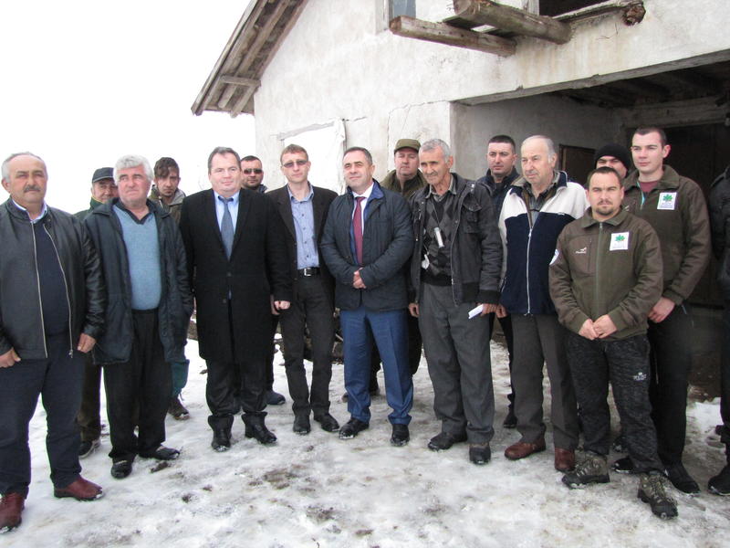 МОСВ дари бездимна печка на спасителя на щъркелите от село Зарица - 4