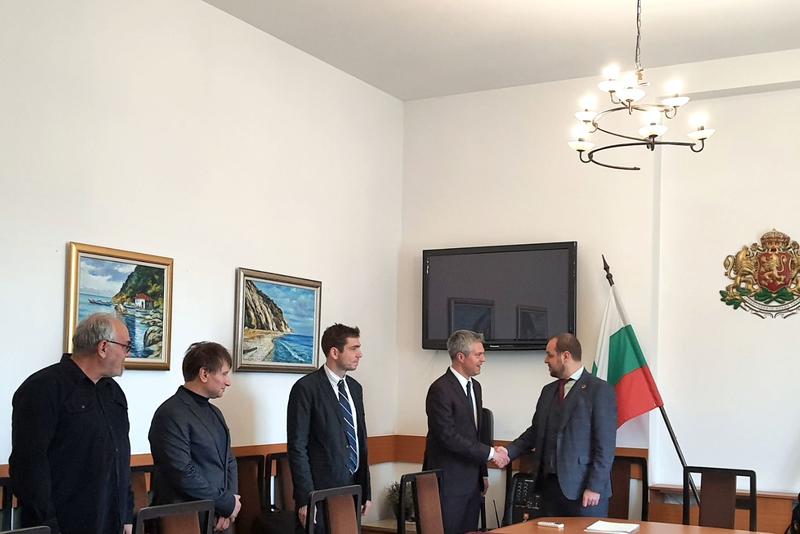 Министър Борислав Сандов обсъди с компетентните институции рисковете за българската Черноморска акватория заради войната в Украйна - 01