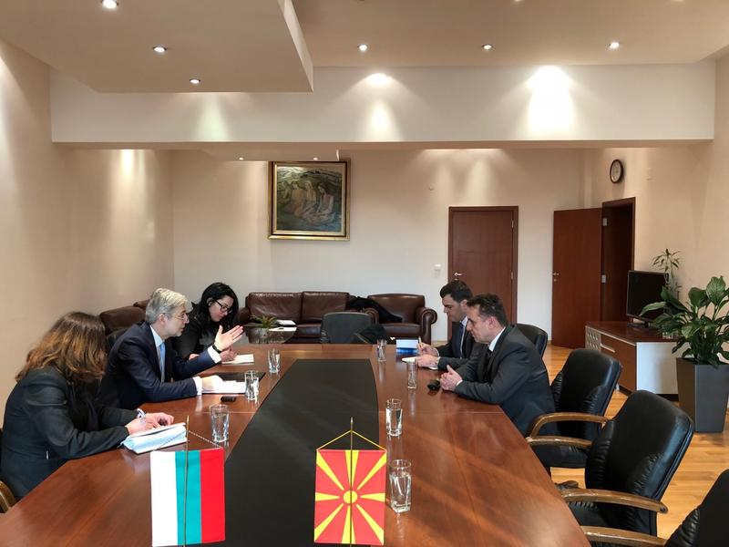 Ще си сътрудничим с Македония в околната среда и евроинтеграцията - 01