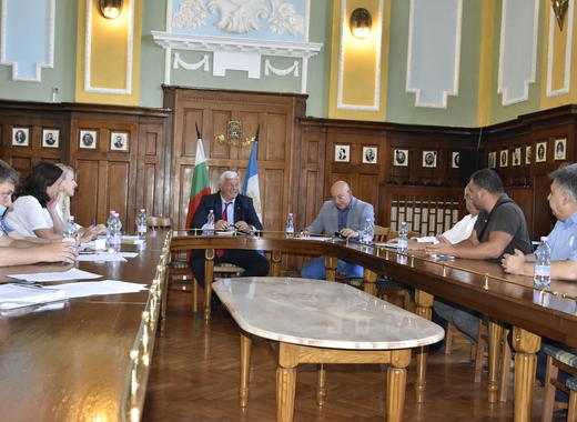 Министър Димитров обсъди с кмета на Пловдив осигуряването на вода за града и проектите по ОПОС - 01