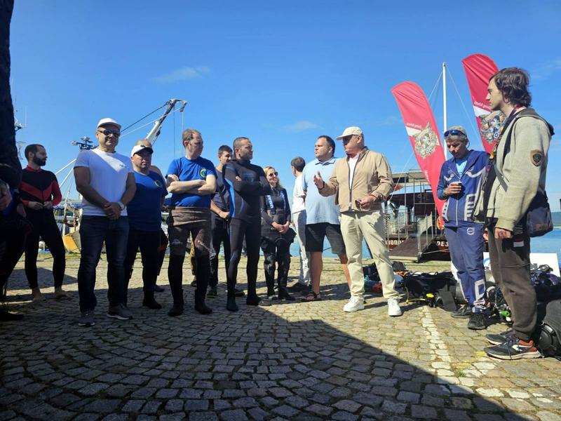 The MOEW participated in underwater clean-up of the port in Sozopol - 4