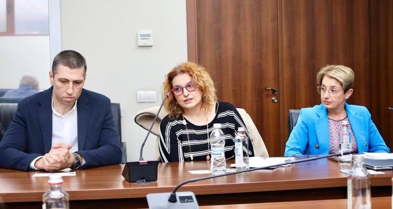 Minister Julian Popov discussed with industry representatives views on implementing the European Emissions Trading Scheme - 3