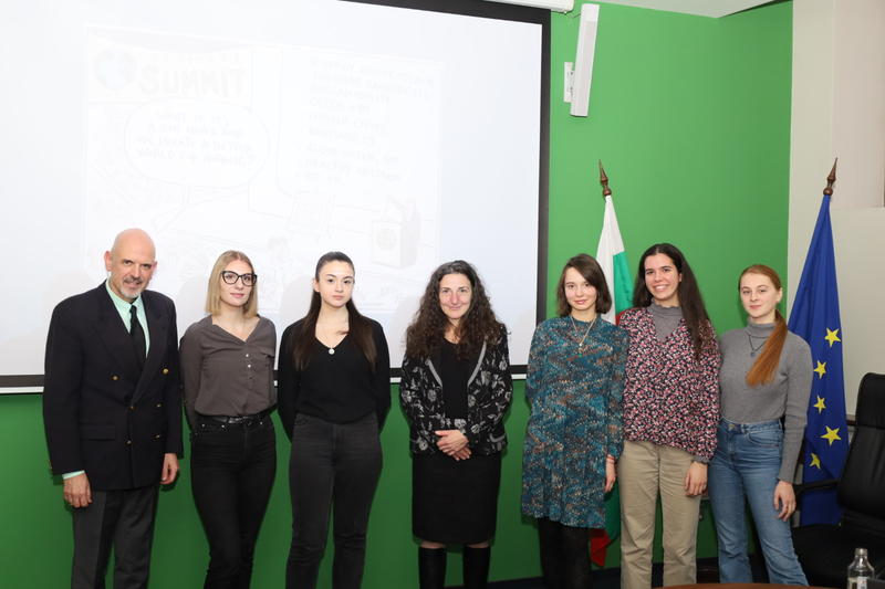Minister Julian Popov presented the climate policy in from of Sofia University students - 2