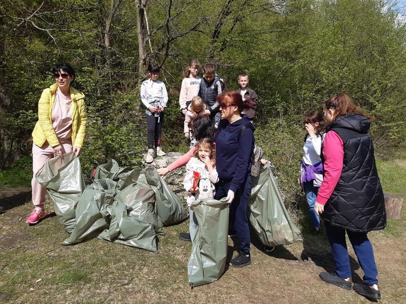 В Деня на Земята РИОСВ – Пловдив почисти замърсени eкопътеки в Царството на орхидеите - 7