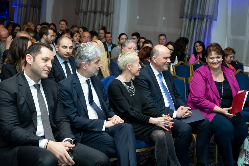 Министър Димов връчи наградата „Инвеститор в околна среда“ на Българския форум на бизнес лидерите - 2