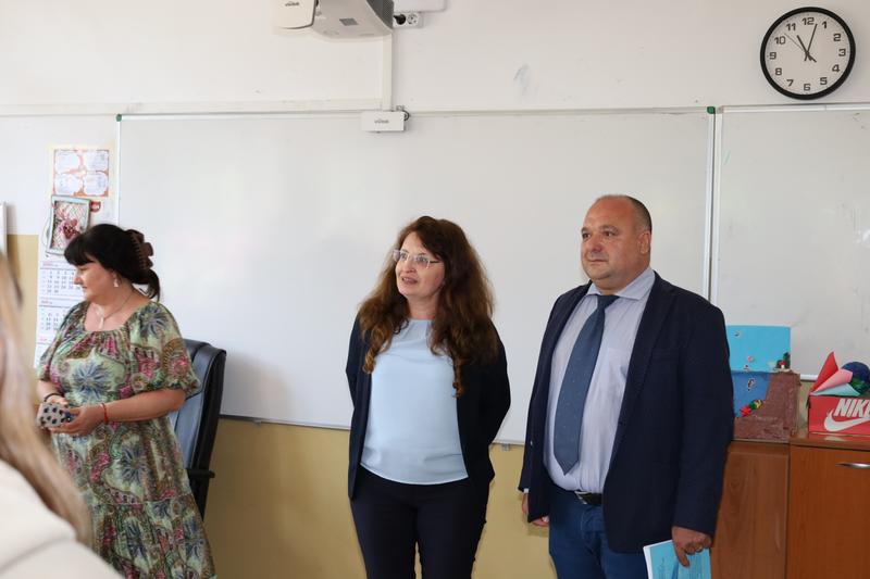 Министър Петър Димитров проведе среща със седмокласници от столично училище - 3