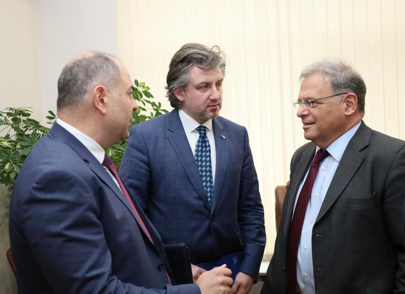 Министър Юлиян Попов се срещна с представители на Американската търговска камара - 01