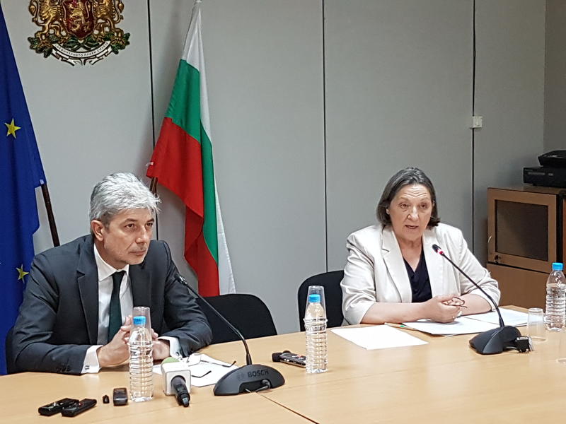 Екофондът отпуска 1.3 млн. лв. за покупката на електромобили - 01
