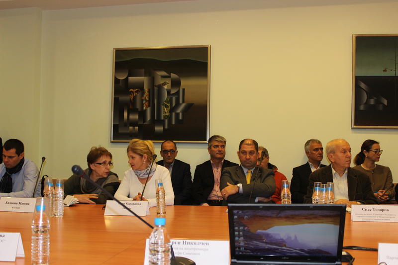 Кръгла маса НП 