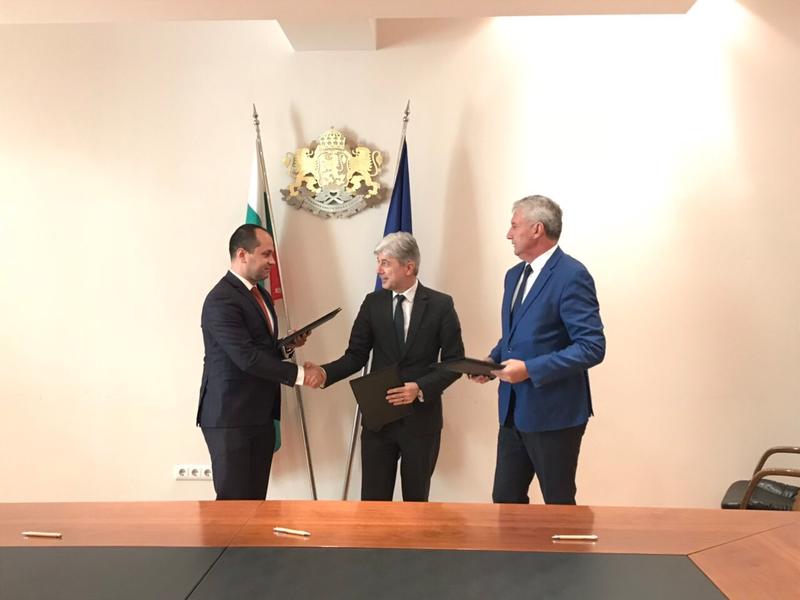 Министър Димов подписа договор за компостираща инсталация на Враца и Мездра - 01