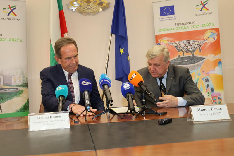 Minister Manol Genov signed contracts for water and sewerage infrastructure for 762 million BGN under the Environment Program - 3