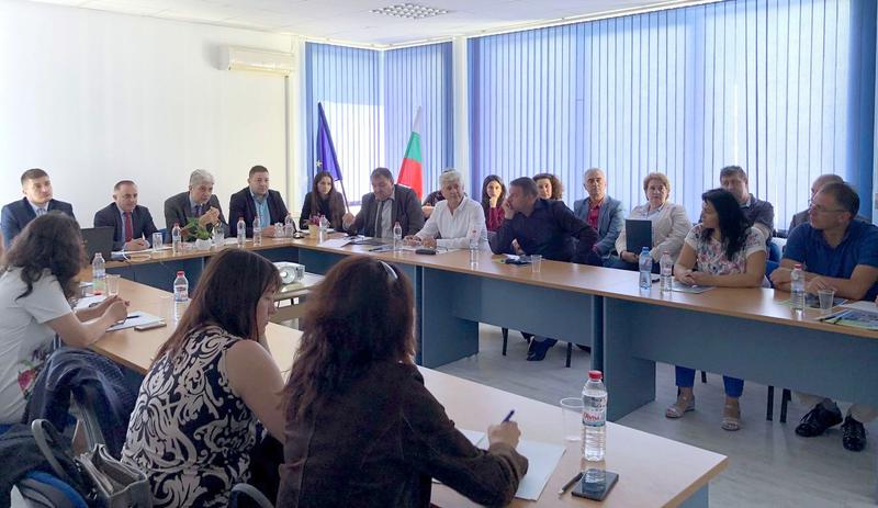 Министър Димов запозна кметовете от района на Рила с мерките за изпълнение на осъдително решение на Съда на ЕС - 01