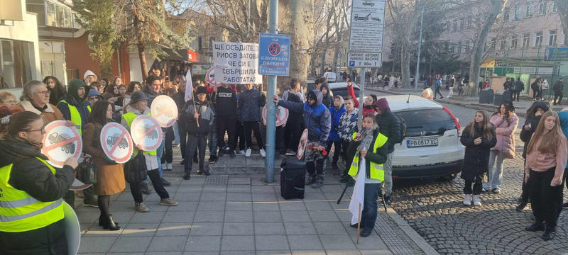МОСВ застава зад интереса на хората от асеновградските села срещу мраморна кариера край Горнослав - 01