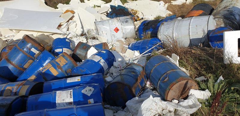 An inspection by RIEW-Sofia and MOI found 250 barrels of chemicals discarded in several districts of the capital - 2