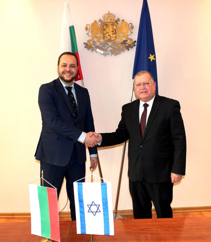 Министър Сандов проведе двустранна среща с посланика на Израел - 01