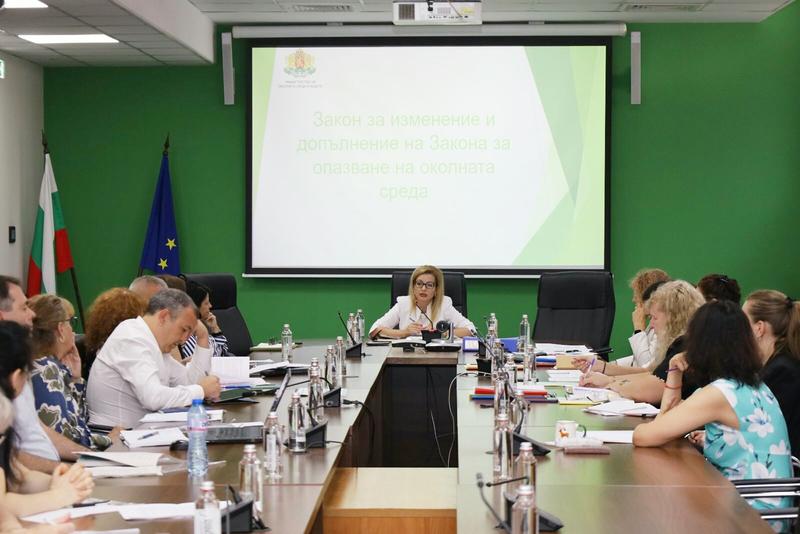 МОСВ продължава обсъждането на предстоящите промени в Закона за опазване на околната среда за транспониране на европейските изисквания в областта на промишлените емисии в националното законодателство с браншовите организации - 01