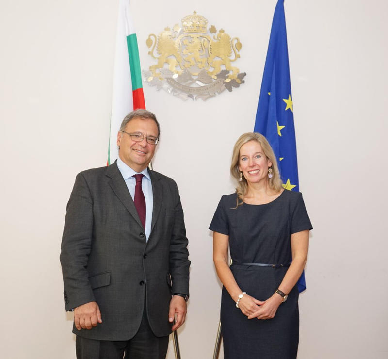 The Minister of Environment and Water Julian Popov met with Ms. Christina de Bruin, UNICEF representative in Bulgaria - 01