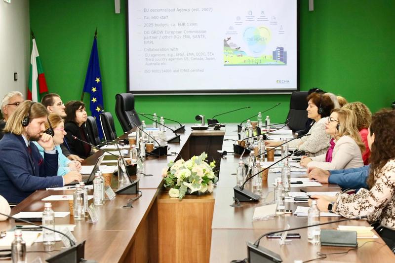 Институциите по управлението на химикалите в България проведоха среща с изпълнителния директор на Европейската агенция по химикали - 6
