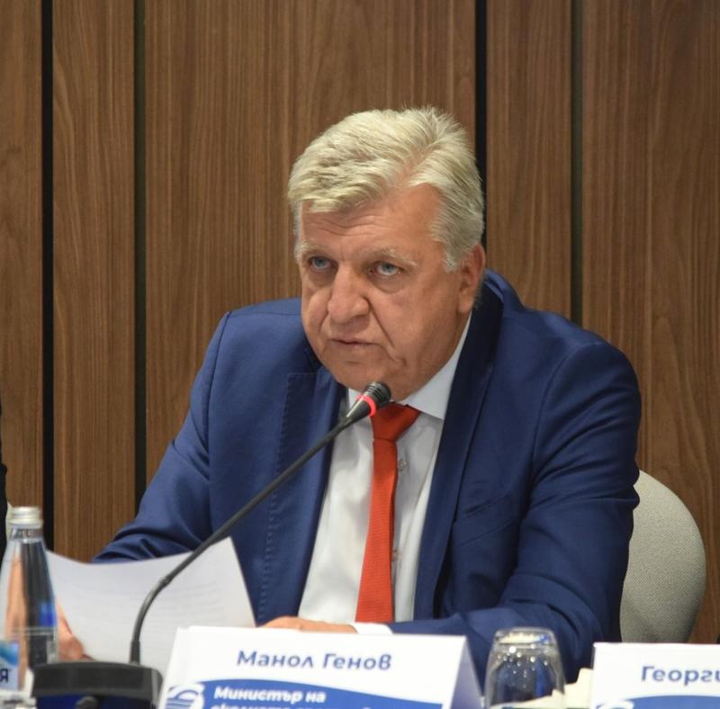 Minister Manol Genov: the Euro introduction will allow us better access to green investments - 01