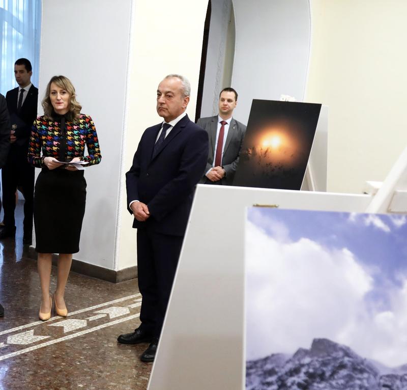 The Photo Exhibition on the 30th Anniversary of National Park Rila visited the Council of Ministers - 01