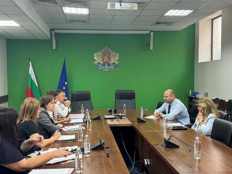 МОСВ и НСОРБ обсъдиха мерки за подобряване управлението на отпадъците в общините - 01