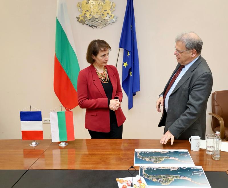 Minister Julian Popov met with the Ambassador of France H.E. Marie Dumoulin - 2
