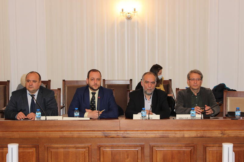 Minister Sandov presented the team of the Ministry to the parliamentary Environmental Committee - 3