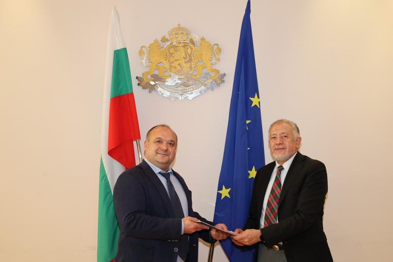 България подписа споразумение София да е домакин на пленарна сесия на Междуправителствения панел по изменение на климата през юли - 01