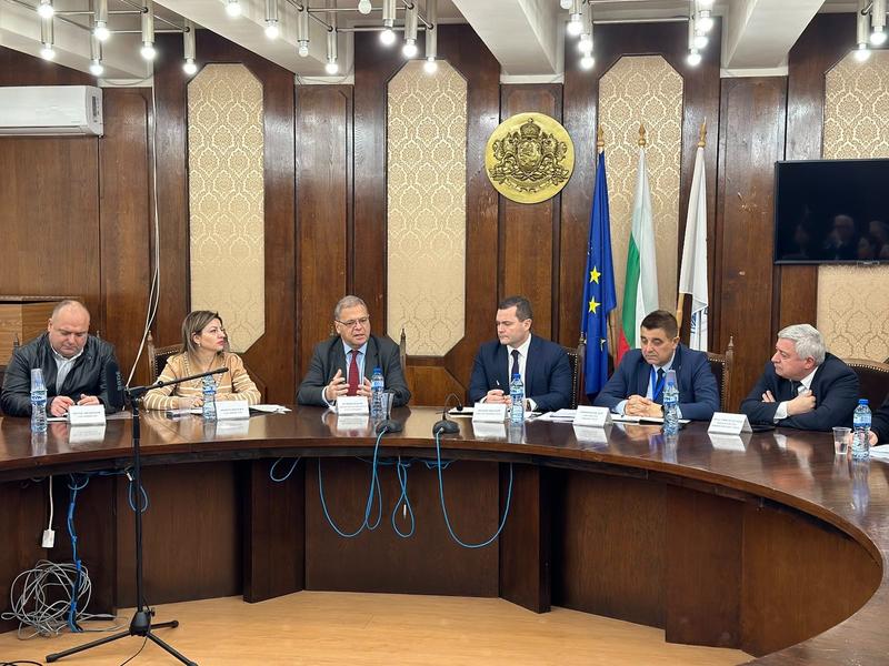 Министър Юлиян Попов пое ангажимент за комплексна проверка на източниците на замърсяване на въздуха в Русе - 2