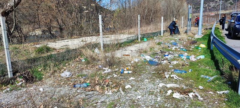 Служители на БДЗБР и доброволци почистиха терени край река Струма в инициатива под мотото „С мисъл за утре