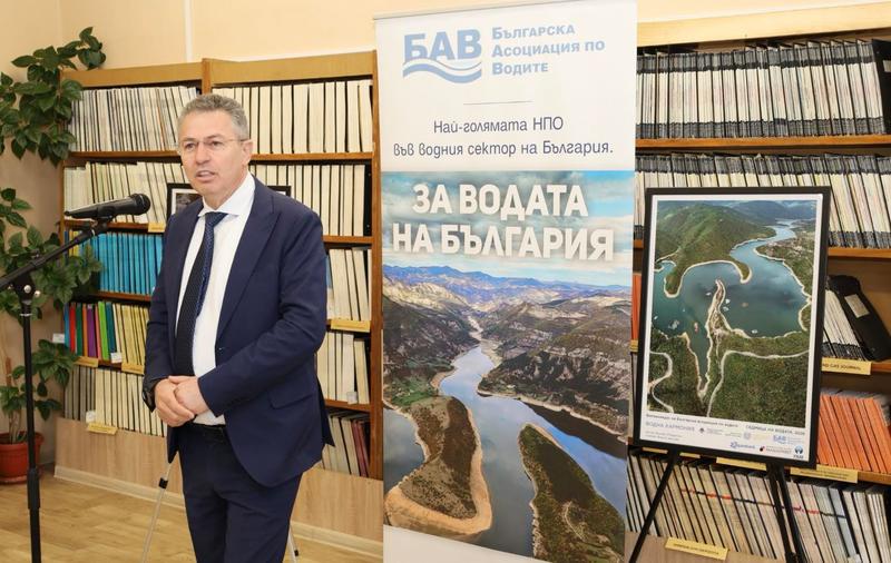 Заместник-министър Петър Димитров откри фотоизложбата „Водна хармония“ в Минно-геоложкия университет - 6