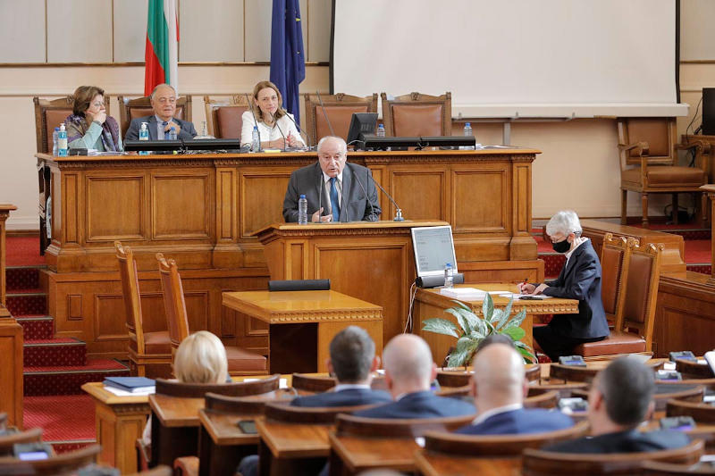 Minister Lichev responded to inquiries by Members of Parliament on waste management - 01