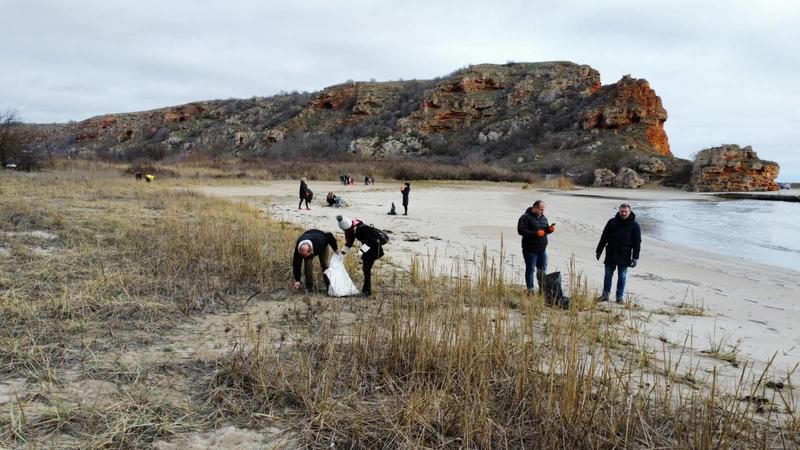 Deputy Minister Petar Dimitrov joined the cleaning of the “Bolata” - 01