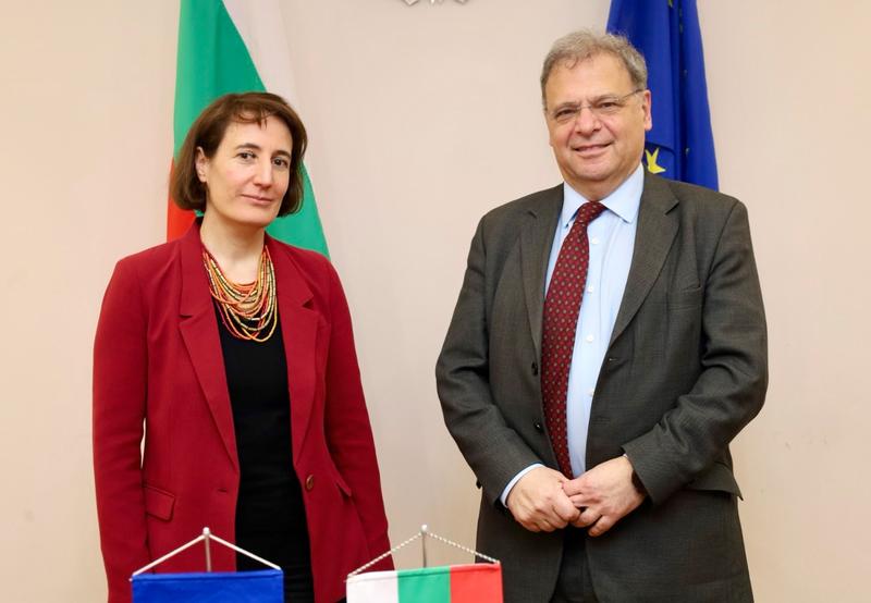 Minister Julian Popov met with the Ambassador of France H.E. Marie Dumoulin - 01