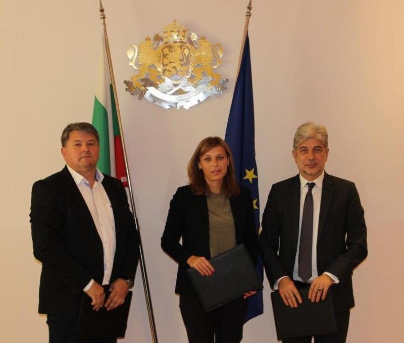 Договорът за Общините Чипровци и Георги Дамяново беше подписан с кметовете Пламен Петков и Цветелина Александрова. - 2