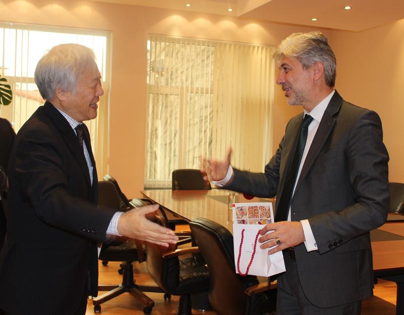 Министър Димов се срещна с посланика на Япония - 01