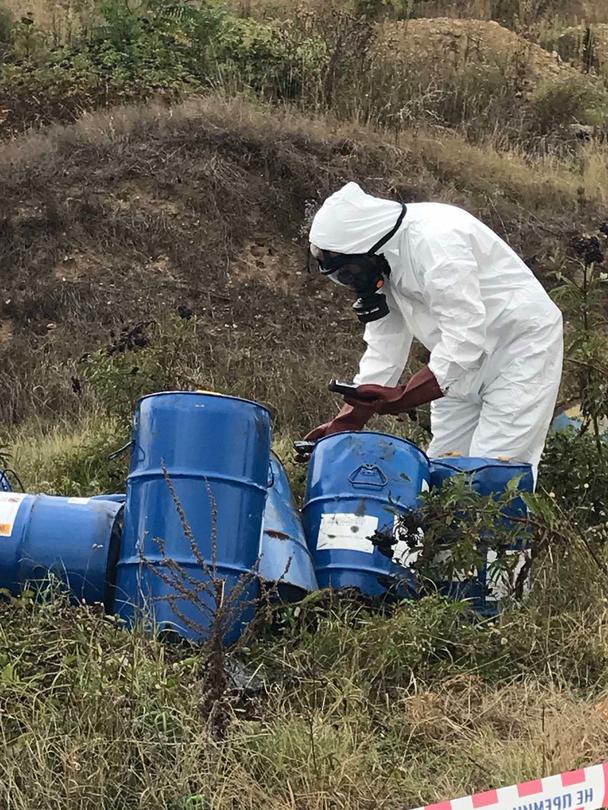 При проверки от РИОСВ – София и МВР са установени 250 изхвърлени варела с химикали в няколко столични района - 01
