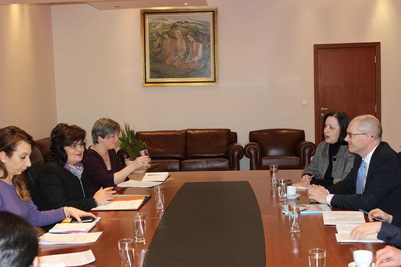 Министър Костова се срещна с представители на Световната банка - 01