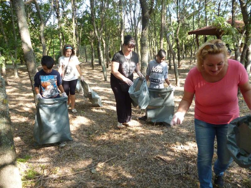 Екипът на РИОСВ – Бургас, доброволци и деца почистиха ПР „Атанасовско езеро“ - 01