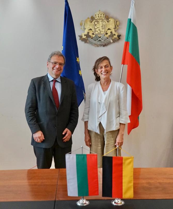 The Minister of Environment and Water Julian Popov met with the German Ambassador Irene Plank - 01