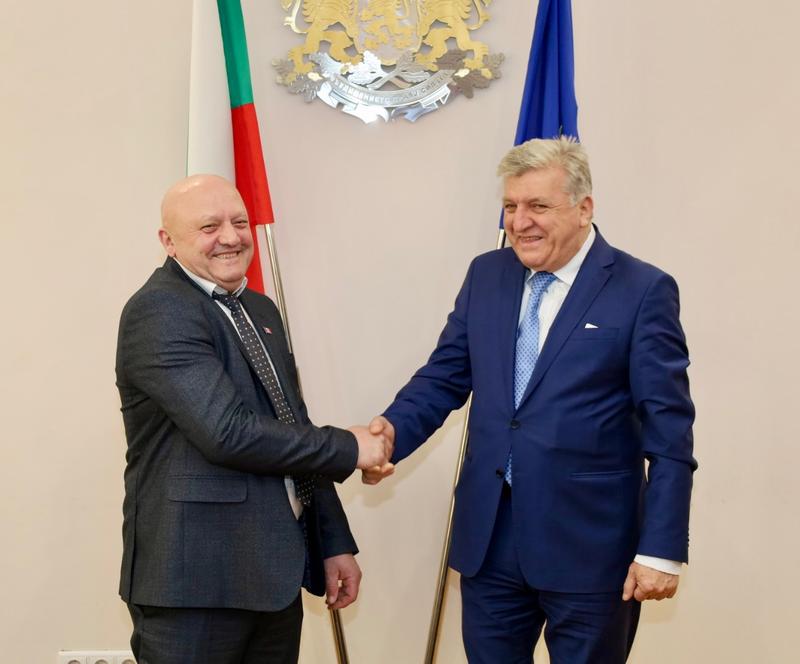 Министър Манол Генов се срещна с председателя на район Тараклия в Молдова - 01